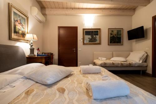 Al Battistero Luxury Suite in Ravenna City Center Al Battistero Luxury Suite in Ravenna City Center