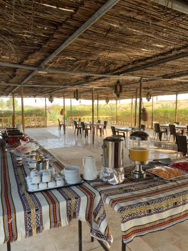 طعام و مشروبات, Golden Palm Oasis in جعلان بني بو حسن طعام و مشروبات, Golden Palm Oasis in جعلان بني بو حسن