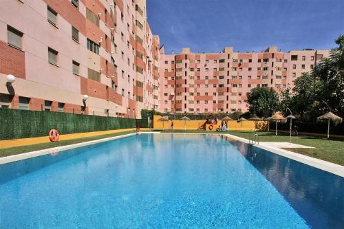 Piscina, iloftmalaga Ciudad de la Justicia in Puerto de la Torre Piscina, iloftmalaga Ciudad de la Justicia in Puerto de la Torre