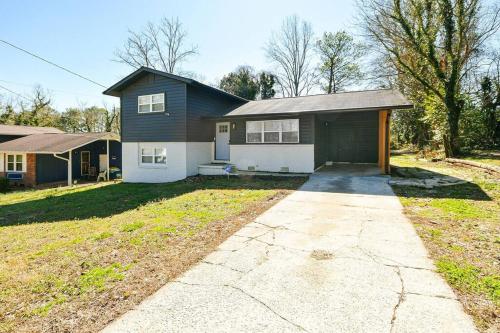 Stylish getaway near ATL airport & downtown! in Blair Villa-Poole Creek Stylish getaway near ATL airport & downtown! in Blair Villa-Poole Creek