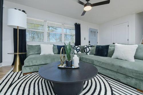 Stylish getaway near ATL airport & downtown! in Blair Villa-Poole Creek Stylish getaway near ATL airport & downtown! in Blair Villa-Poole Creek