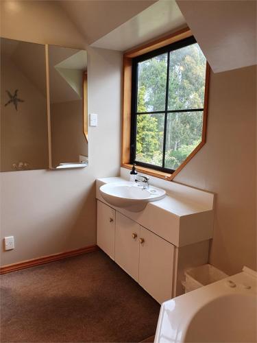 Kamar Mandi, The Arches Dunedin in Dunedin Barat Kamar Mandi, The Arches Dunedin in Dunedin Barat