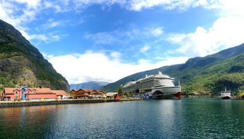 Atracciones, Kvammehuset på Gamle Lærdalsøyri (Kvammehuset pa Gamle Lærdalsøyri) in Laerdal Atracciones, Kvammehuset på Gamle Lærdalsøyri (Kvammehuset pa Gamle Lærdalsøyri) in Laerdal