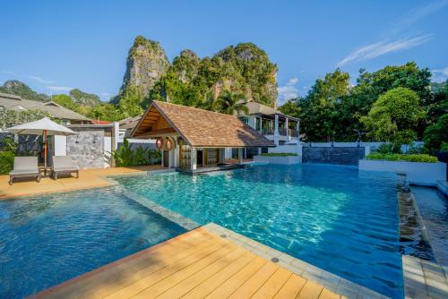 Swimming pool, Bhu Nga Thani Resort & Villas Railay near Diamond Cave (Tham Phra Nang Nai) Swimming pool, Bhu Nga Thani Resort & Villas Railay near Diamond Cave (Tham Phra Nang Nai)