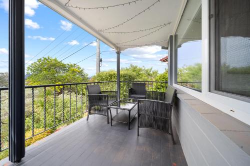 4-Bed Family Home with Spacious Backyard and BBQ in كورتين 4-Bed Family Home with Spacious Backyard and BBQ in كورتين