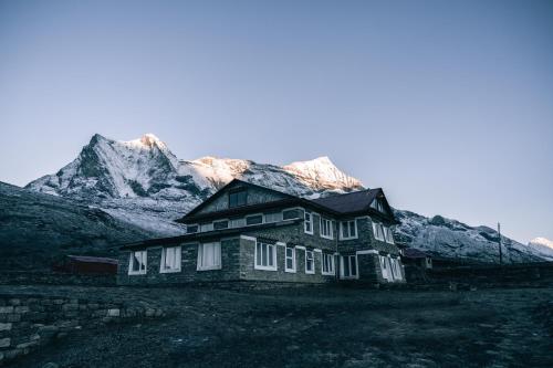 Exterior view, Mountain Lodges of Nepal - Kongde in Everest Region (Nepal) Exterior view, Mountain Lodges of Nepal - Kongde in Everest Region (Nepal)