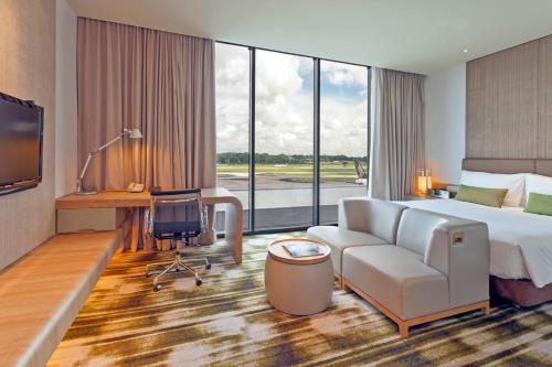 Crowne Plaza Changi Airport near Expo MRT Station Crowne Plaza Changi Airport near Expo MRT Station