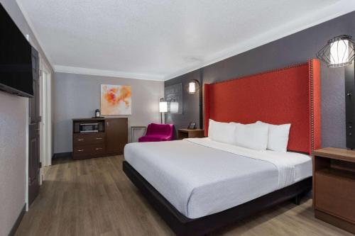 La Quinta Inn by Wyndham Pensacola in Pensacola (FL) La Quinta Inn by Wyndham Pensacola in Pensacola (FL)