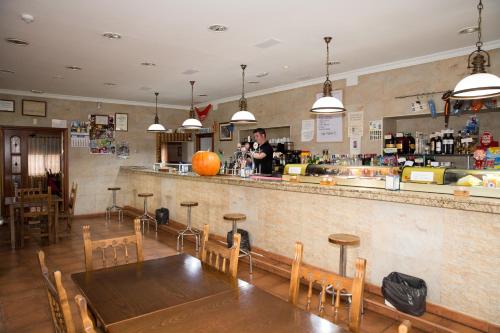 Pub/salon, Hostal Restaurante El Rincon - Casa Marcos in Aranjuez Pub/salon, Hostal Restaurante El Rincon - Casa Marcos in Aranjuez