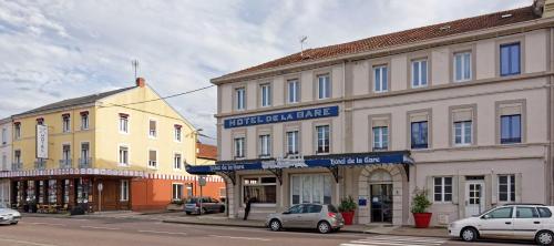 A szálláshely kívülről, Contact Hôtel de la Gare et son restaurant Côte à Côte (Contact Hotel de la Gare et son restaurant Cote a Cote) in Autun A szálláshely kívülről, Contact Hôtel de la Gare et son restaurant Côte à Côte (Contact Hotel de la Gare et son restaurant Cote a Cote) in Autun