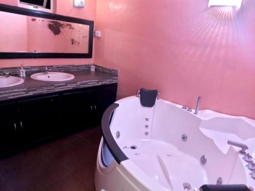 화장실, Charming House in Chamouny with Jacuzzi in 벨 옴브레 화장실, Charming House in Chamouny with Jacuzzi in 벨 옴브레