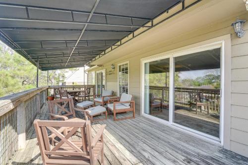 Waterfront Houston Home 1 Mi to Space Center! in Nassau Bay Waterfront Houston Home 1 Mi to Space Center! in Nassau Bay