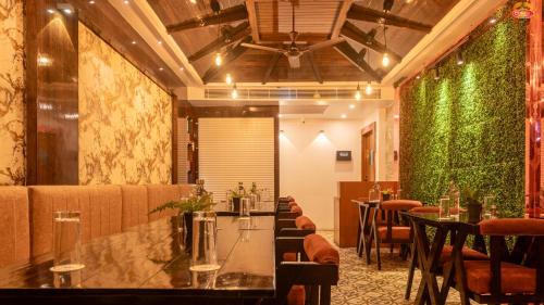 Restaurant, Hotel Atlanta - A Seaview Hotel in Andaman and Nicobar Islands Restaurant, Hotel Atlanta - A Seaview Hotel in Andaman and Nicobar Islands