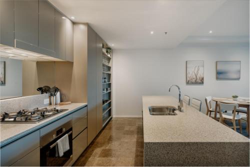 Central Located 2-Bed with Pool, Gym & Parking near オーストラリアン・アーミー・メモリアル Central Located 2-Bed with Pool, Gym & Parking near オーストラリアン・アーミー・メモリアル
