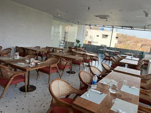 Restaurant, Swanotel Gachibowli in Hyderabad Restaurant, Swanotel Gachibowli in Hyderabad