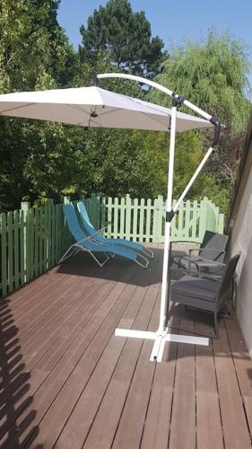 F3 avec salle de jeux, terrasse et grand jardin in Villevaude (Ile-de-France) F3 avec salle de jeux, terrasse et grand jardin in Villevaude (Ile-de-France)