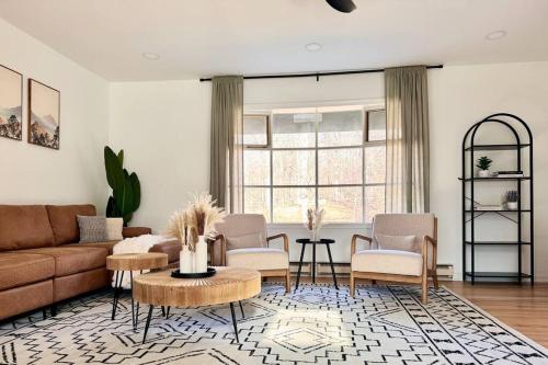 Veda Vista - Newly renovated - Rustic Modern Home in Harpers Ferry (WV) Veda Vista - Newly renovated - Rustic Modern Home in Harpers Ferry (WV)