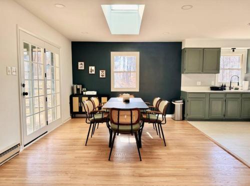 Veda Vista - Newly renovated - Rustic Modern Home in Harpers Ferry (WV) Veda Vista - Newly renovated - Rustic Modern Home in Harpers Ferry (WV)