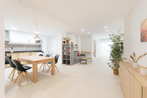 Amplio Apartamento Cerca Centro Histórico y Turia 5pax 2 Bath