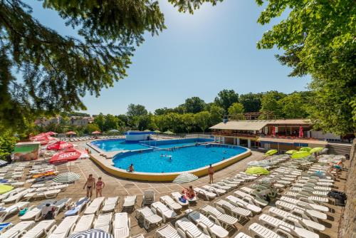 Басейн, Hotel Padis in Байле Фелікс Басейн, Hotel Padis in Байле Фелікс