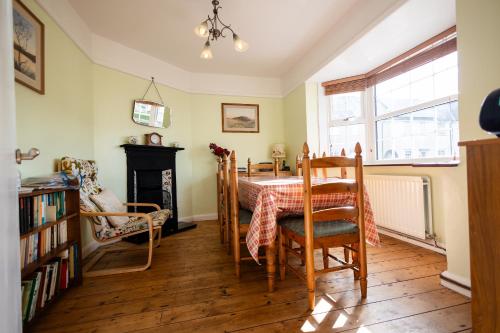 Instalaciones, Oak House in Mid Wales with Log Burner By Seren Short Stays in Machynlleth Instalaciones, Oak House in Mid Wales with Log Burner By Seren Short Stays in Machynlleth