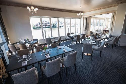 Restaurant, Thames Riviera Hotel in Slough Restaurant, Thames Riviera Hotel in Slough