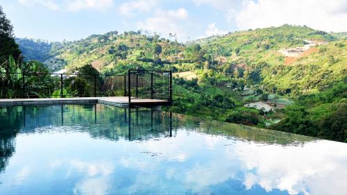 Kolam renang, Thalassaville Dago Bandung in Bandung Kolam renang, Thalassaville Dago Bandung in Bandung