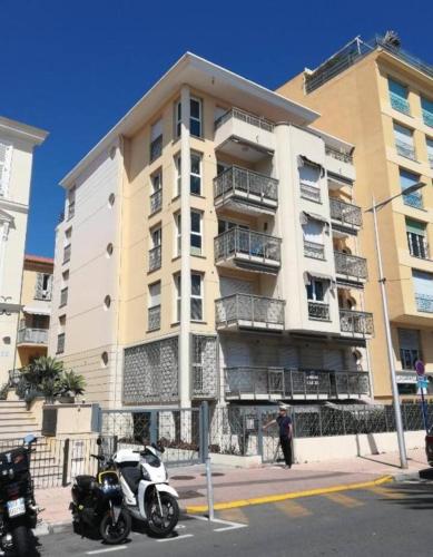 Villa Azzurra superbe 2P centrale et vu mer