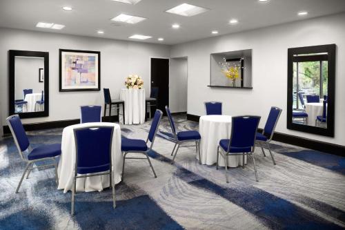 Meeting room / ballrooms, Hilton Long Island/Huntington in Melville (NY) Meeting room / ballrooms, Hilton Long Island/Huntington in Melville (NY)