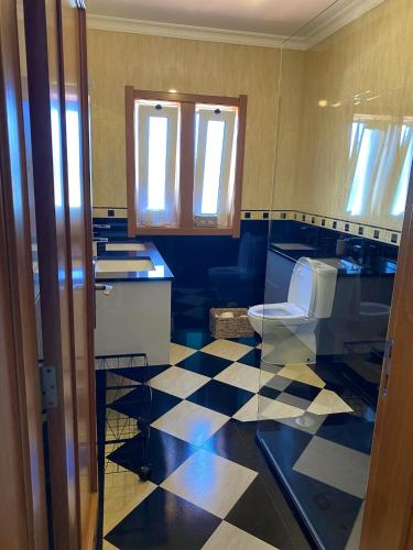 Bathroom, Welcoming house with terrace and garden in Barra de Mira in Praia Da Mira Bathroom, Welcoming house with terrace and garden in Barra de Mira in Praia Da Mira