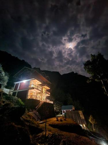 Gadegal Homestay Narkanda Room and Pahadi Cafe in Matiana Gadegal Homestay Narkanda Room and Pahadi Cafe in Matiana