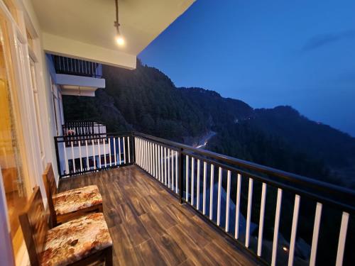 Gadegal Homestay Narkanda Room and Pahadi Cafe in Matiana Gadegal Homestay Narkanda Room and Pahadi Cafe in Matiana