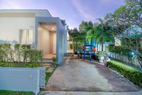 Near Beach One Pool Villa 1 in Cha-am Near Beach One Pool Villa 1 in Cha-am