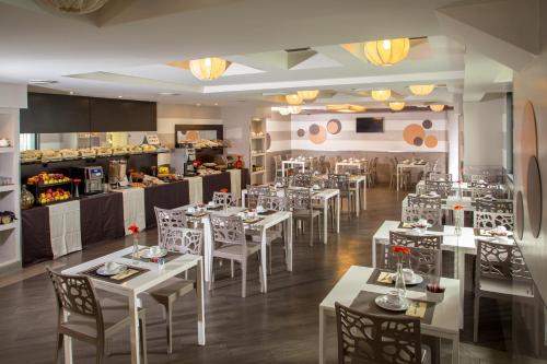 Restaurant, Hotel Domidea in Rome East Restaurant, Hotel Domidea in Rome East