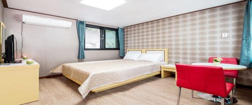 Yeoninsan Spring Resort in Buk-myeon Yeoninsan Spring Resort in Buk-myeon