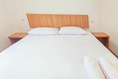 Bed, Hotel Buana Express Mitra RedDoorz in Bojonegoro Bed, Hotel Buana Express Mitra RedDoorz in Bojonegoro