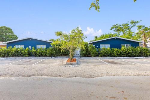 Stylish 2 BR Condo - Free Parking on Premises near History Fort Lauderdale Stylish 2 BR Condo - Free Parking on Premises near History Fort Lauderdale