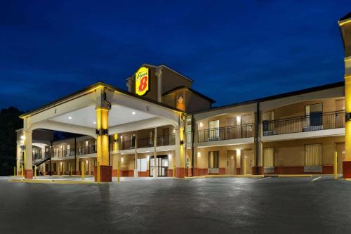 Exterior view, Super 8 By Wyndham Pearl/Jackson/East in Pearl (MS) Exterior view, Super 8 By Wyndham Pearl/Jackson/East in Pearl (MS)