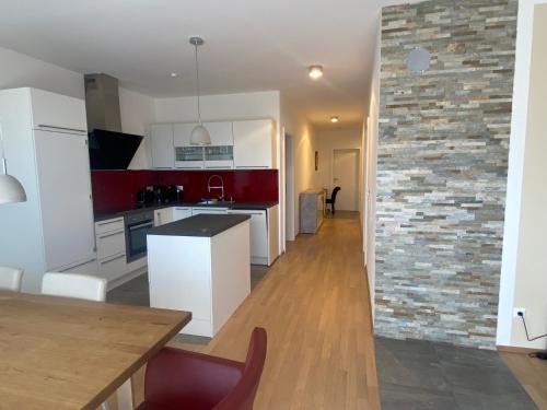 Kitchen, Burgblick Villach Haus FUX-immo, 10min zum Skifahren, 10 min zum See, rundherum Wandern und Radeln in Kumitz Kitchen, Burgblick Villach Haus FUX-immo, 10min zum Skifahren, 10 min zum See, rundherum Wandern und Radeln in Kumitz