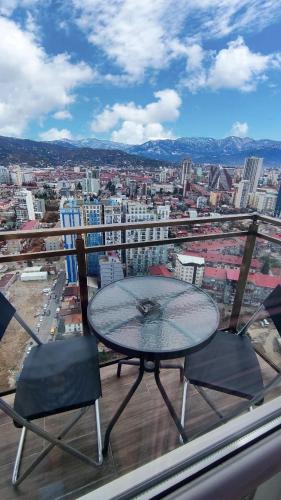 Tbel-Abuseridze 5, 2 rooms with a beautiful view