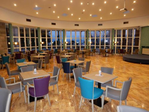 Bar/ Salón, Hotel Delfin in Izola Bar/ Salón, Hotel Delfin in Izola