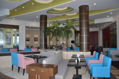 Bar/lounge, Maha Bodhi Hotel Resort & Convention Centre in Bodh Gaya Bar/lounge, Maha Bodhi Hotel Resort & Convention Centre in Bodh Gaya