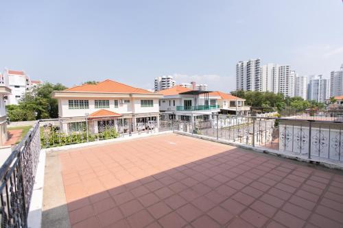 Tanjung Bungah 5BR 18 Bungalow KTV