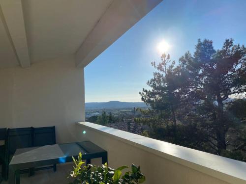 Beau Duplex climatisé T3 vue panoramique Luberon (Beau Duplex climatise T3 vue panoramique Luberon) in Pertuis Town Center Beau Duplex climatisé T3 vue panoramique Luberon (Beau Duplex climatise T3 vue panoramique Luberon) in Pertuis Town Center
