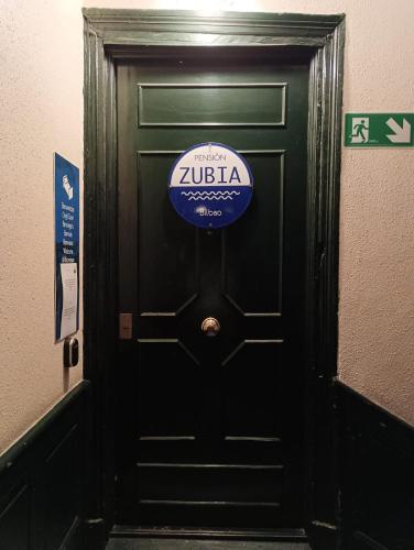 Vestíbulo, Zubia Urban Rooms in Ibaiondo Vestíbulo, Zubia Urban Rooms in Ibaiondo