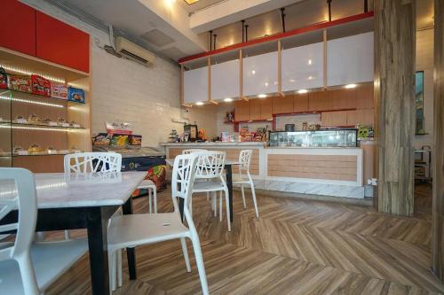 Restaurant, Residence 8 in Palembang Restaurant, Residence 8 in Palembang