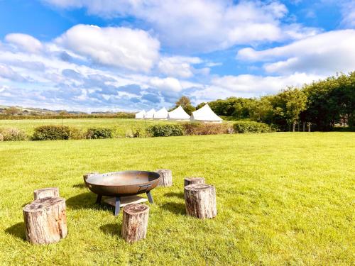 Taman, Entire Glamping Site inc Dinner, Bed & Breakfast for 10 in Chinnock Barat Taman, Entire Glamping Site inc Dinner, Bed & Breakfast for 10 in Chinnock Barat