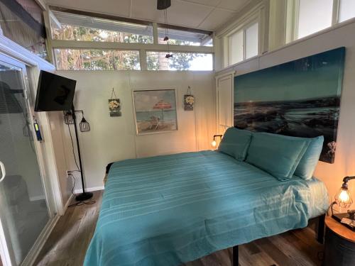 Banyan Bungalow in Captain Cook (HI) Banyan Bungalow in Captain Cook (HI)