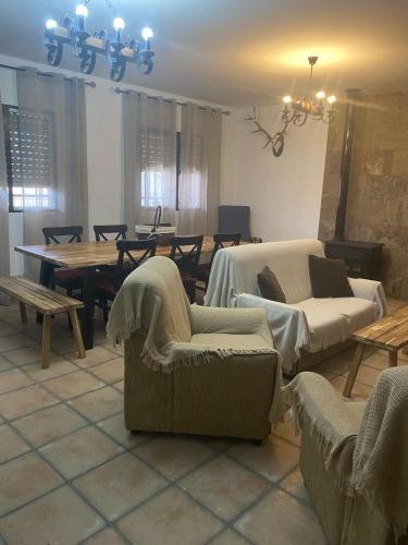 Casa Rural La Encina in Cardena Casa Rural La Encina in Cardena