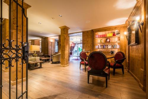 Bar/Lounge, Hotel Le Samoyede in Morzine Bar/Lounge, Hotel Le Samoyede in Morzine